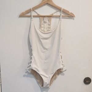 Ále by Alessandra Free Spirit Strappy One Piece Swimsuit White Sz Medium